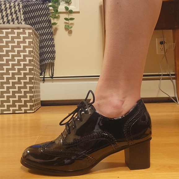 Black Heeled Saddle Shoes - Picture 1 of 9